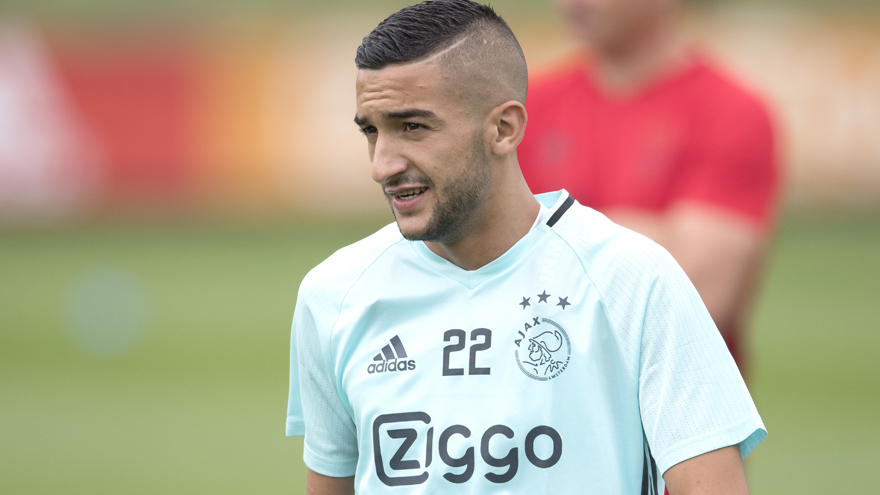 运动员应与 运动员应与